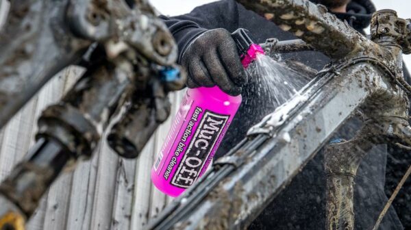 Líquido de limpeza de bicicletas Muc-Off Nano Tech Fast Action Bike Cleaner com pulverizador 1L - Image 2