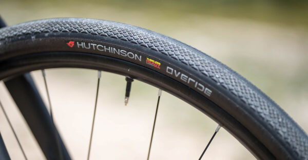 Pneu Gravel Hutchinson Overide 700x38c TLR preto/castanho - Image 4