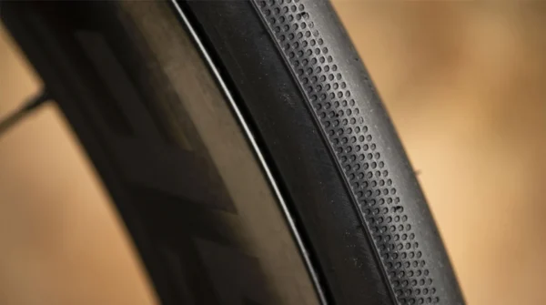 Pneu Estrada Bontrager R3 Hard-Case Lite TLR 700x32c - Image 6
